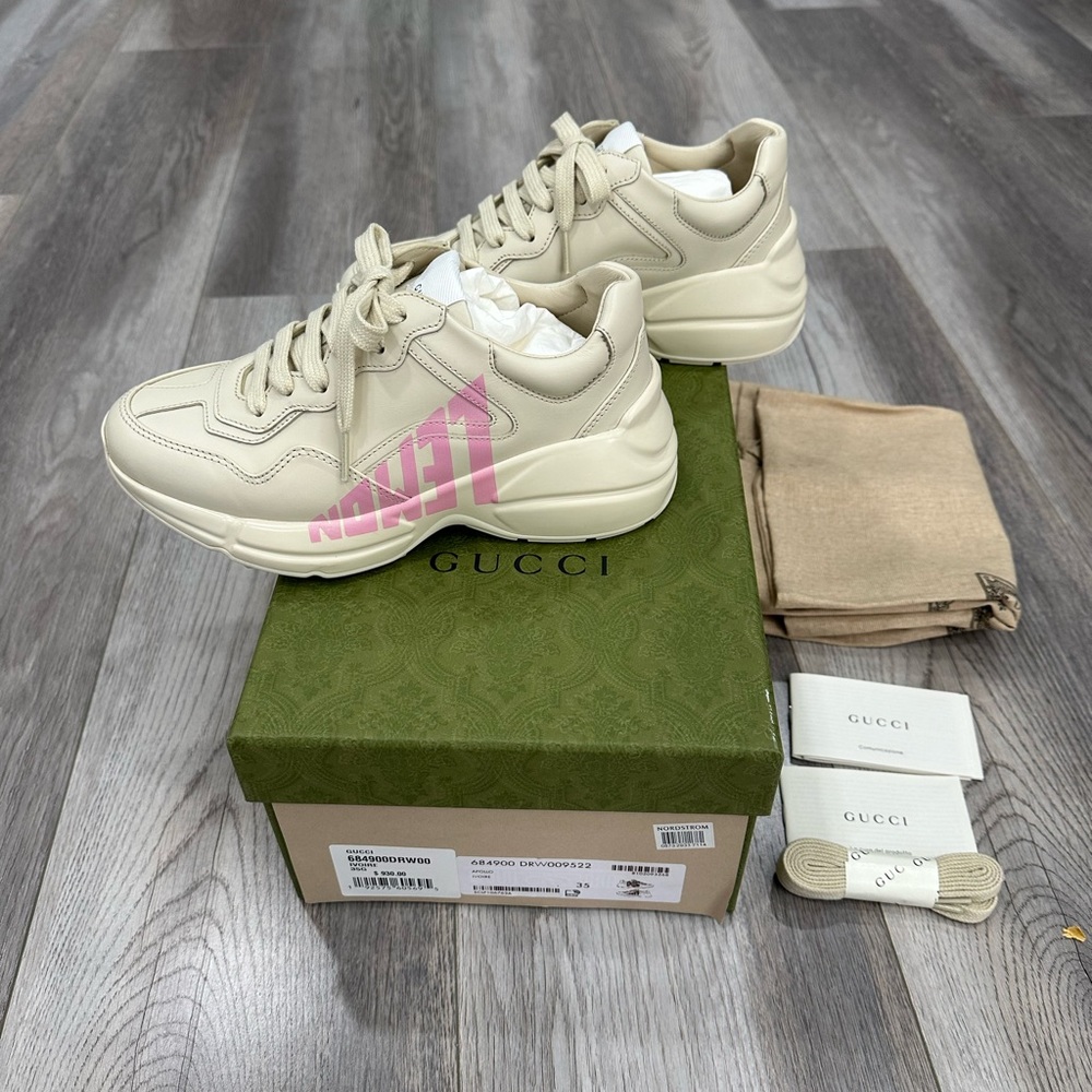 Gucci Women's Beige Sneakers